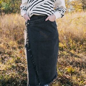 Asymmetrical Black Frayed Hem Skirt